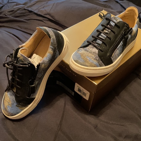 Giuseppe Junior Sneakers (Size 31) - Picture 3 of 3